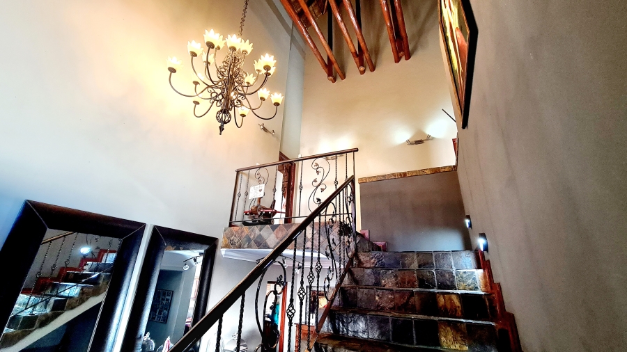4 Bedroom Property for Sale in Leeuwfontein Gauteng