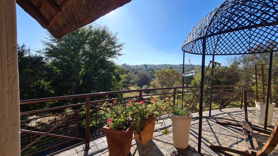 4 Bedroom Property for Sale in Leeuwfontein Gauteng