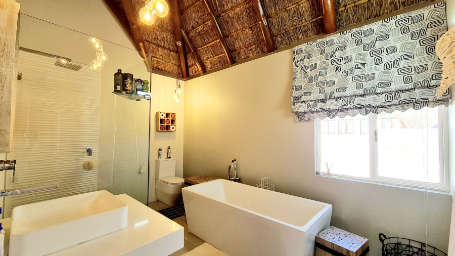 4 Bedroom Property for Sale in Leeuwfontein Gauteng