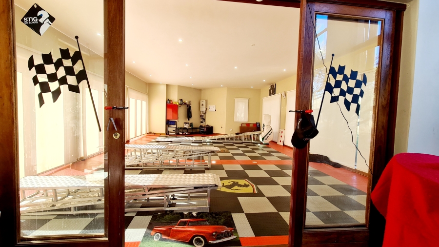 4 Bedroom Property for Sale in Leeuwfontein Gauteng