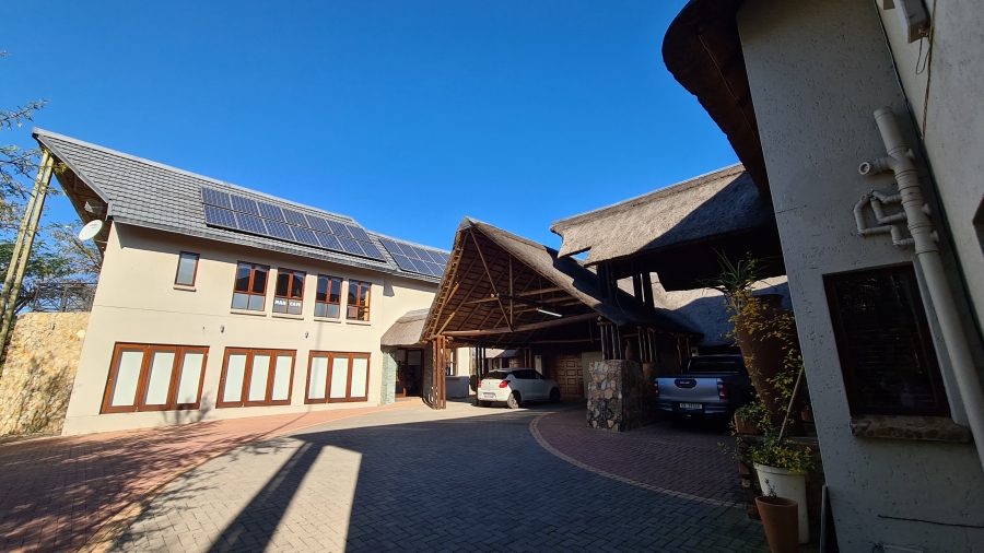 4 Bedroom Property for Sale in Leeuwfontein Gauteng