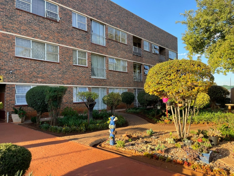 To Let 2 Bedroom Property for Rent in Risiville Gauteng