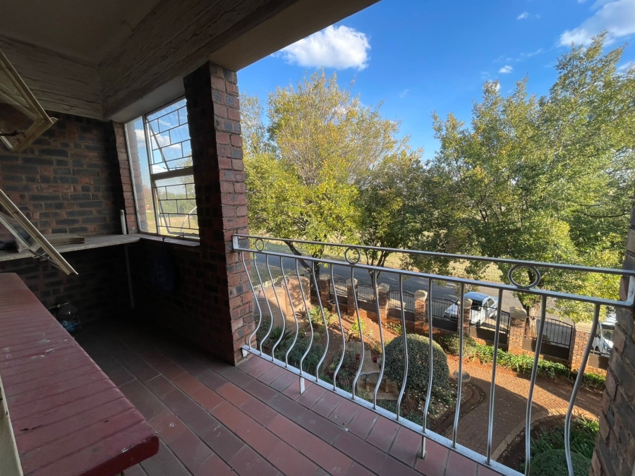 To Let 2 Bedroom Property for Rent in Risiville Gauteng