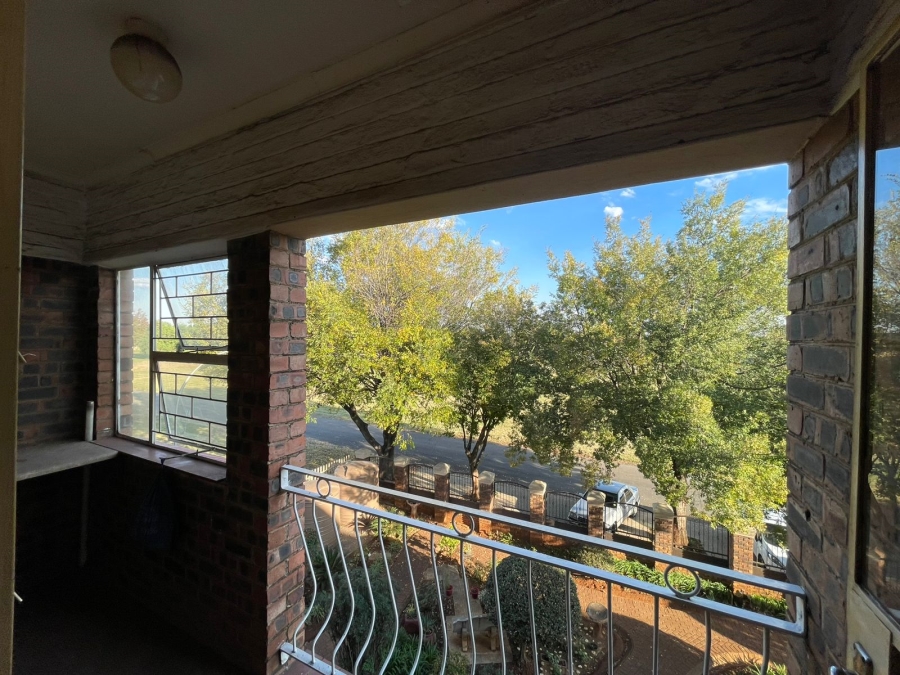 To Let 2 Bedroom Property for Rent in Risiville Gauteng