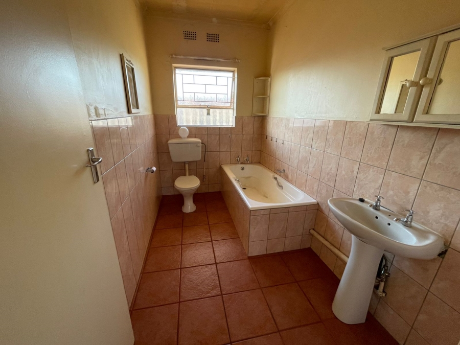 To Let 2 Bedroom Property for Rent in Risiville Gauteng