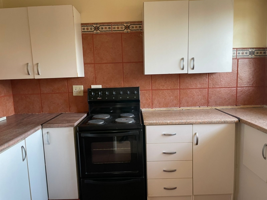 To Let 2 Bedroom Property for Rent in Risiville Gauteng