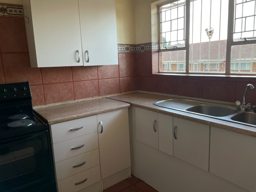 To Let 2 Bedroom Property for Rent in Risiville Gauteng