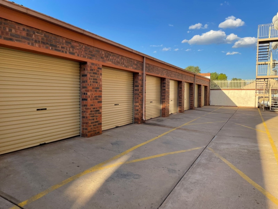 To Let 2 Bedroom Property for Rent in Risiville Gauteng