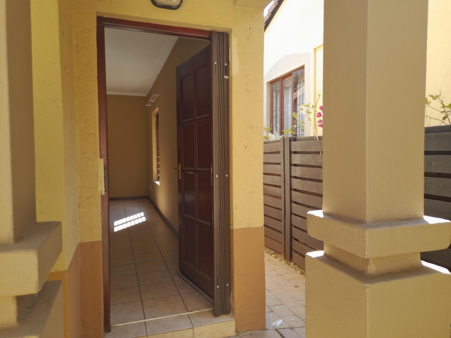 To Let 3 Bedroom Property for Rent in Douglasdale Gauteng