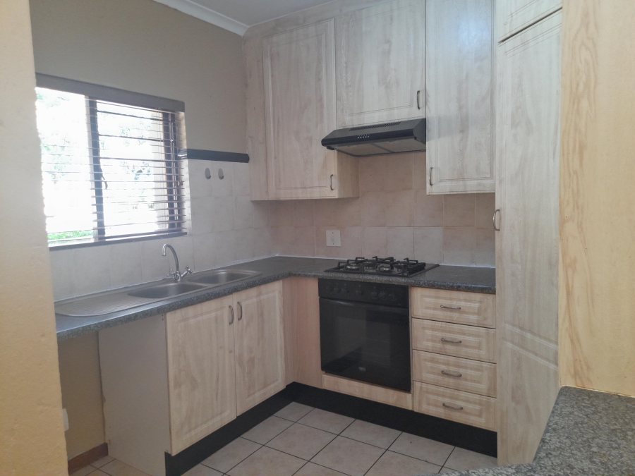 To Let 3 Bedroom Property for Rent in Douglasdale Gauteng
