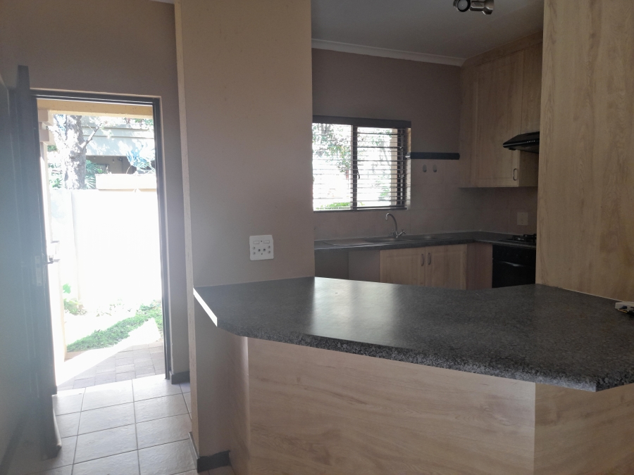 To Let 3 Bedroom Property for Rent in Douglasdale Gauteng