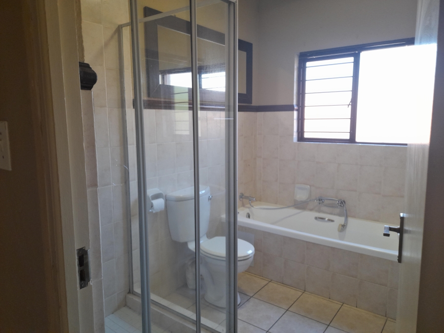 To Let 3 Bedroom Property for Rent in Douglasdale Gauteng