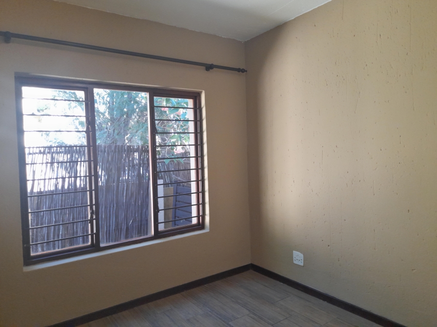 To Let 3 Bedroom Property for Rent in Douglasdale Gauteng