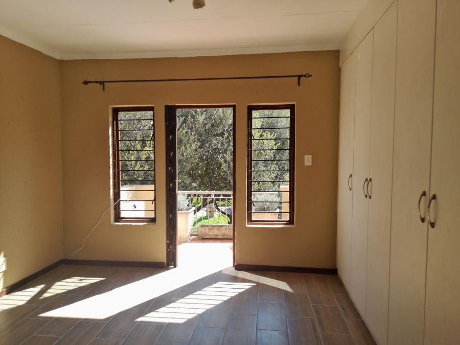 To Let 3 Bedroom Property for Rent in Douglasdale Gauteng