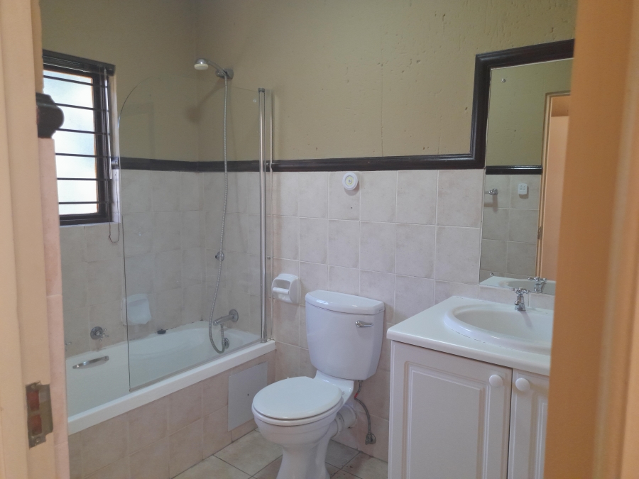 To Let 3 Bedroom Property for Rent in Douglasdale Gauteng