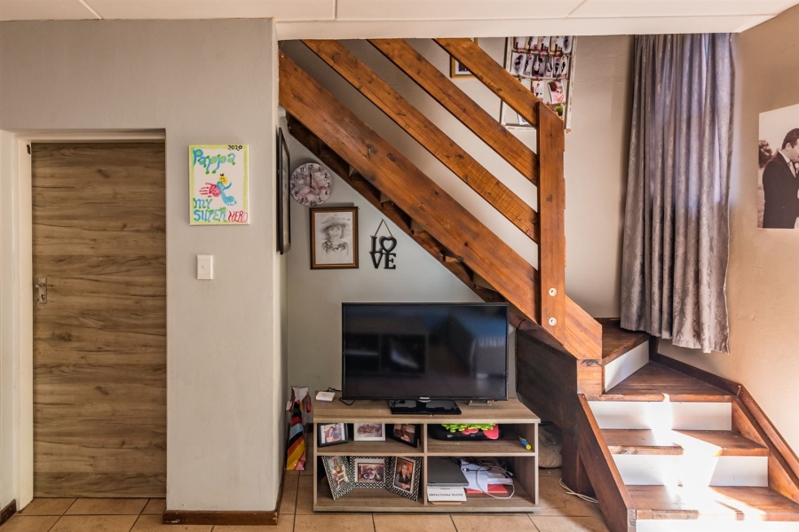 3 Bedroom Property for Sale in Sugar Bush Estate Gauteng