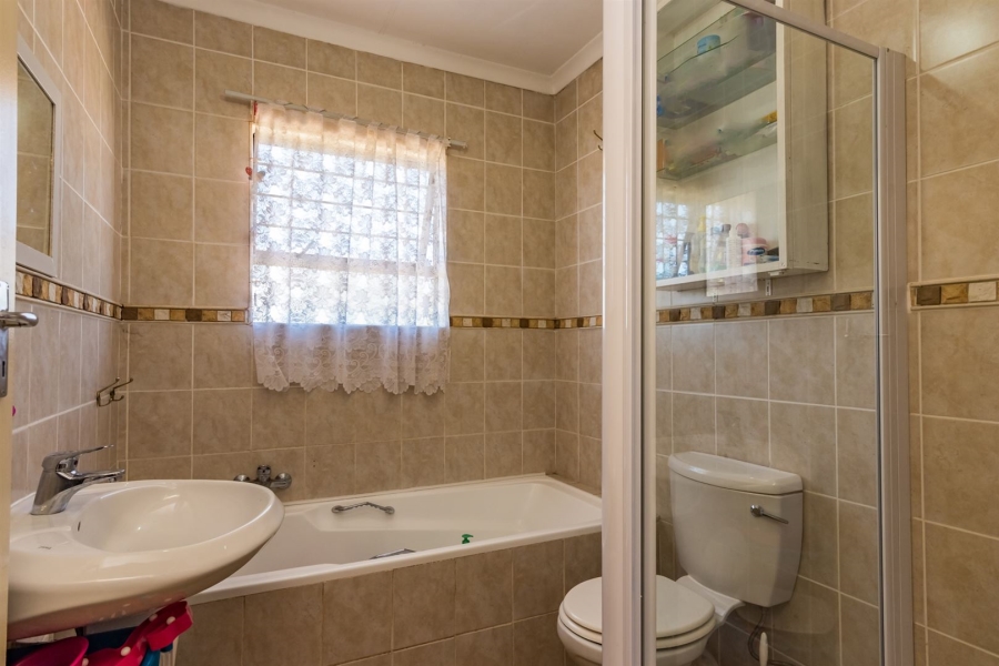 3 Bedroom Property for Sale in Sugar Bush Estate Gauteng