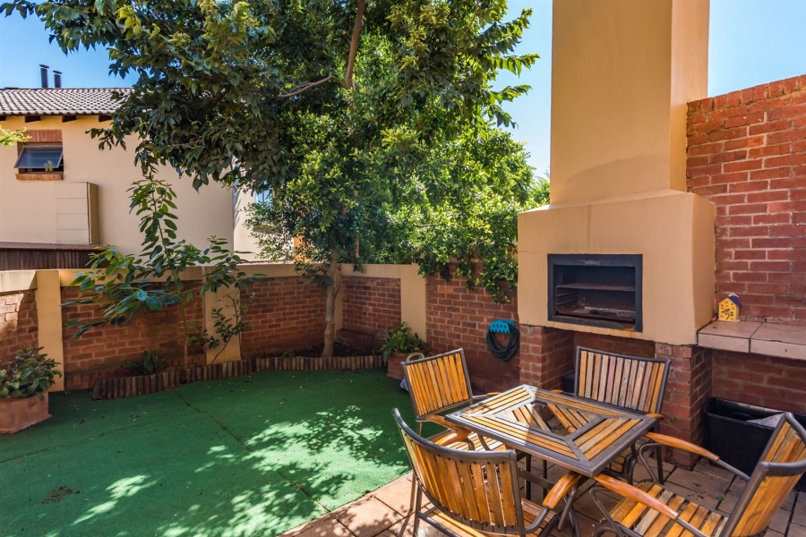 3 Bedroom Property for Sale in Sugar Bush Estate Gauteng