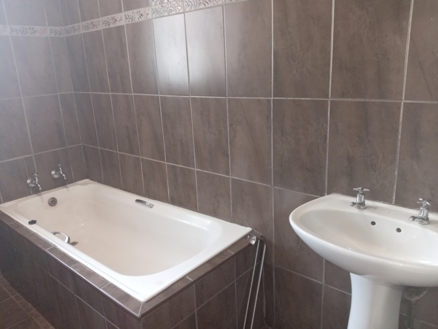 3 Bedroom Property for Sale in Leachville Gauteng