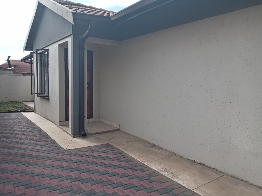 3 Bedroom Property for Sale in Leachville Gauteng