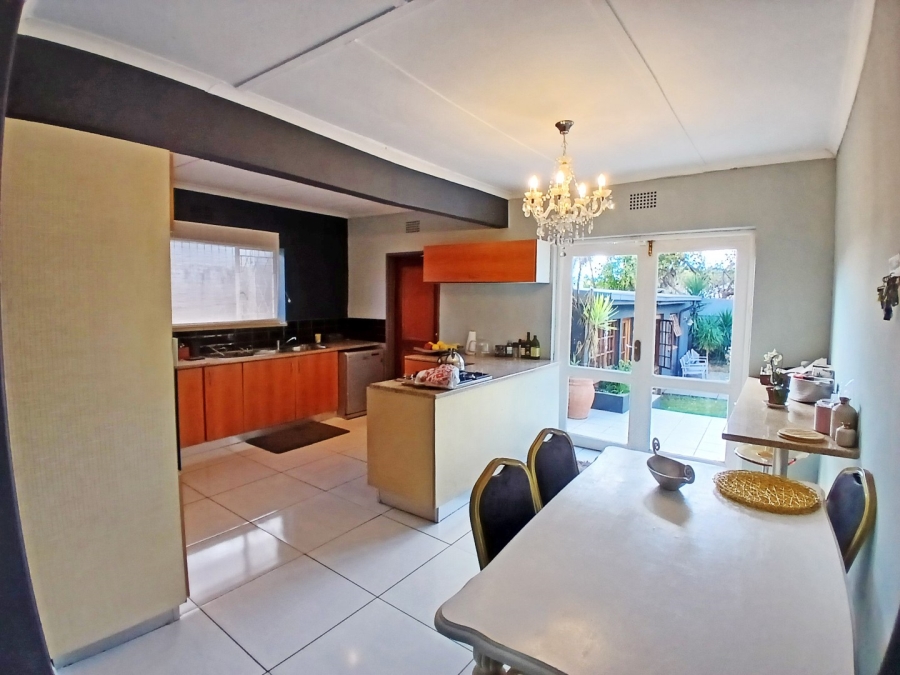 To Let 3 Bedroom Property for Rent in Norwood Gauteng