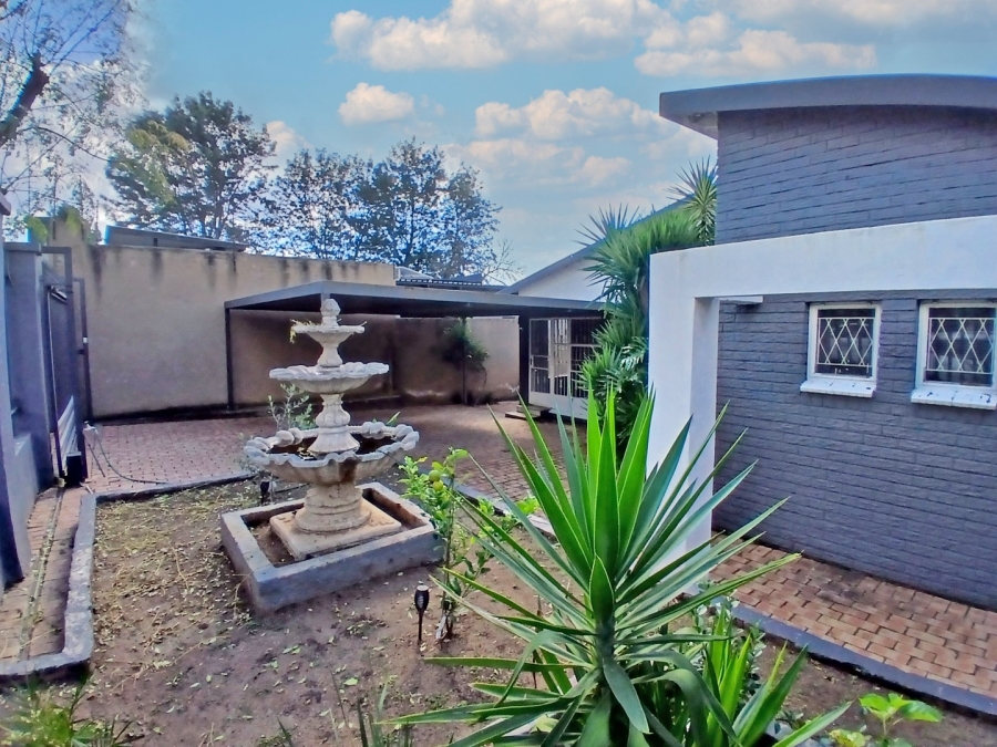 To Let 3 Bedroom Property for Rent in Norwood Gauteng