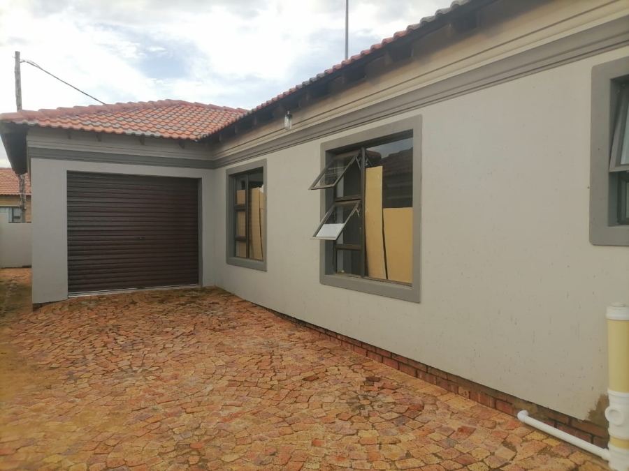 3 Bedroom Property for Sale in Geluksdal Gauteng