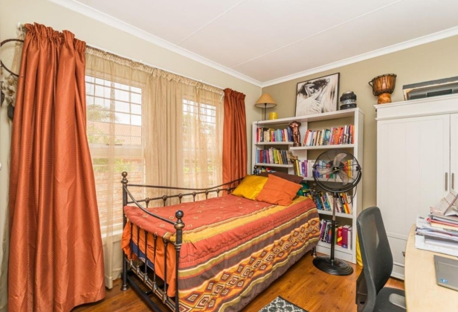 2 Bedroom Property for Sale in Die Hoewes Gauteng