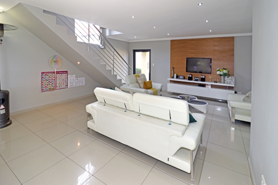 3 Bedroom Property for Sale in Thatchfield Hills Gauteng