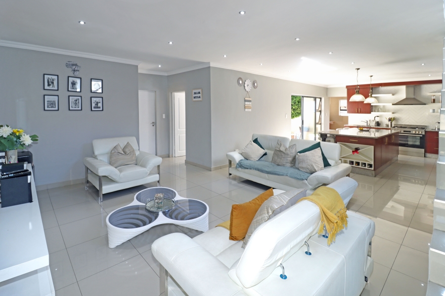 3 Bedroom Property for Sale in Thatchfield Hills Gauteng