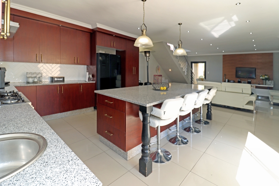 3 Bedroom Property for Sale in Thatchfield Hills Gauteng