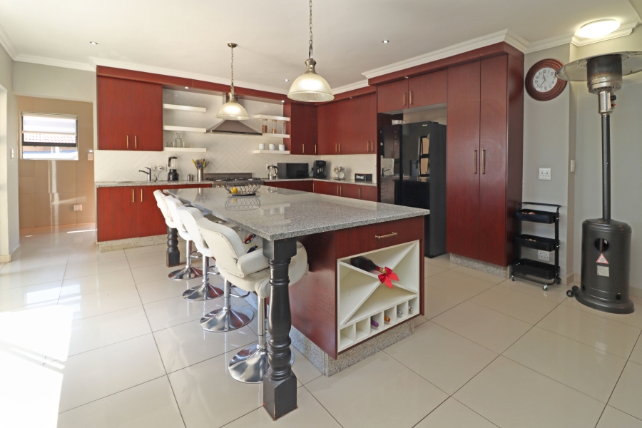 3 Bedroom Property for Sale in Thatchfield Hills Gauteng
