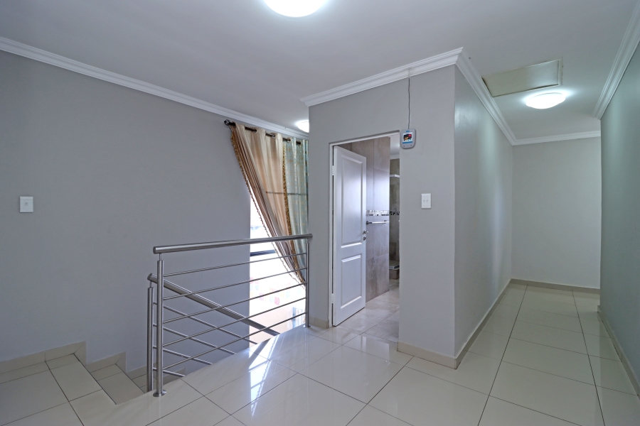 3 Bedroom Property for Sale in Thatchfield Hills Gauteng