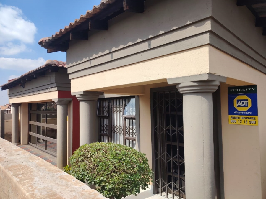 To Let 3 Bedroom Property for Rent in Elandspoort Gauteng