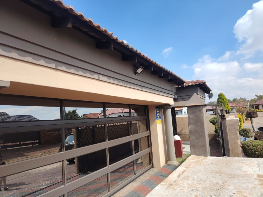 To Let 3 Bedroom Property for Rent in Elandspoort Gauteng