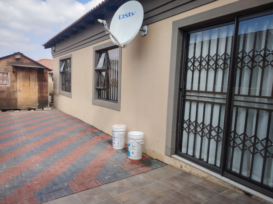 To Let 3 Bedroom Property for Rent in Elandspoort Gauteng