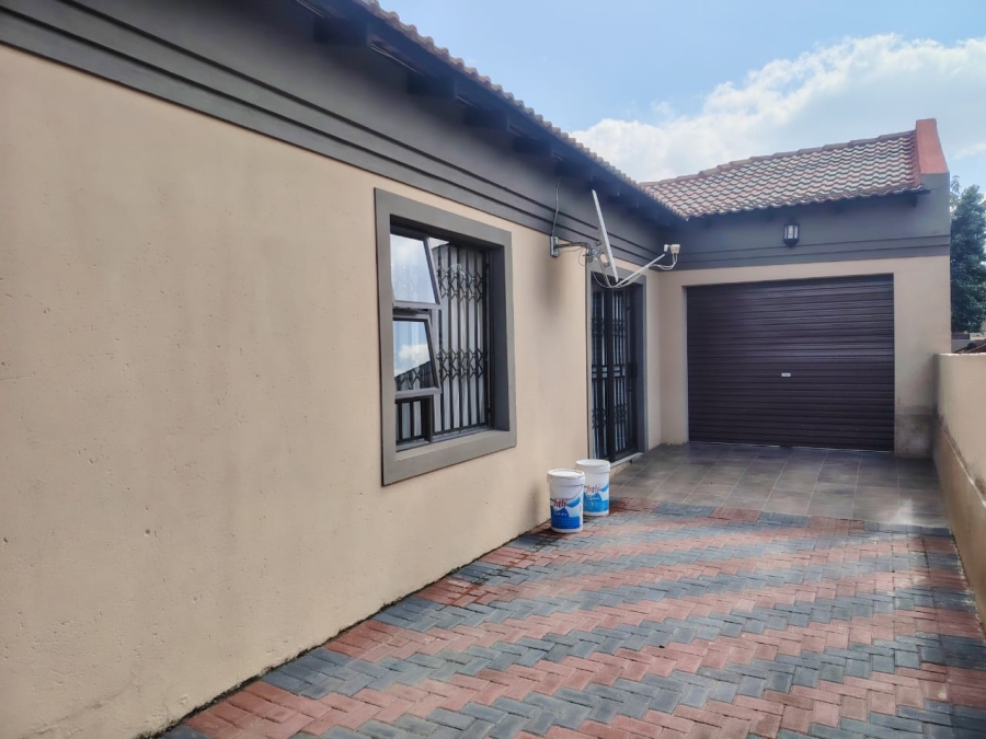 To Let 3 Bedroom Property for Rent in Elandspoort Gauteng