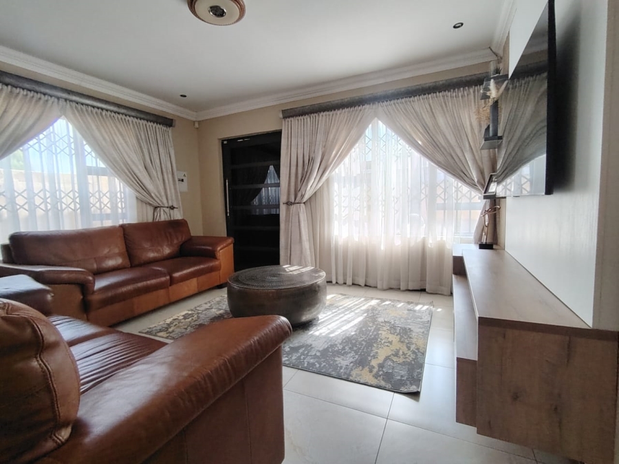 To Let 3 Bedroom Property for Rent in Elandspoort Gauteng