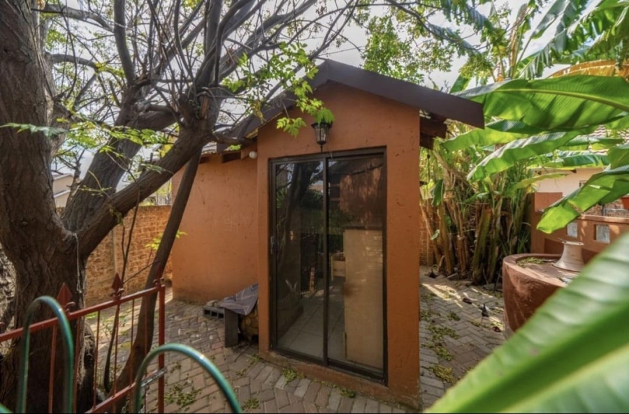 4 Bedroom Property for Sale in Sonneveld Gauteng
