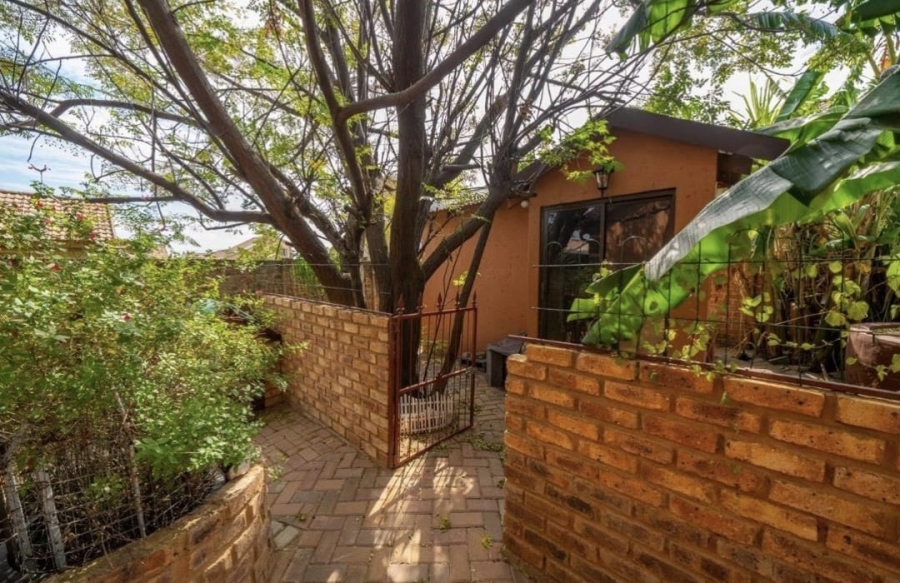 4 Bedroom Property for Sale in Sonneveld Gauteng