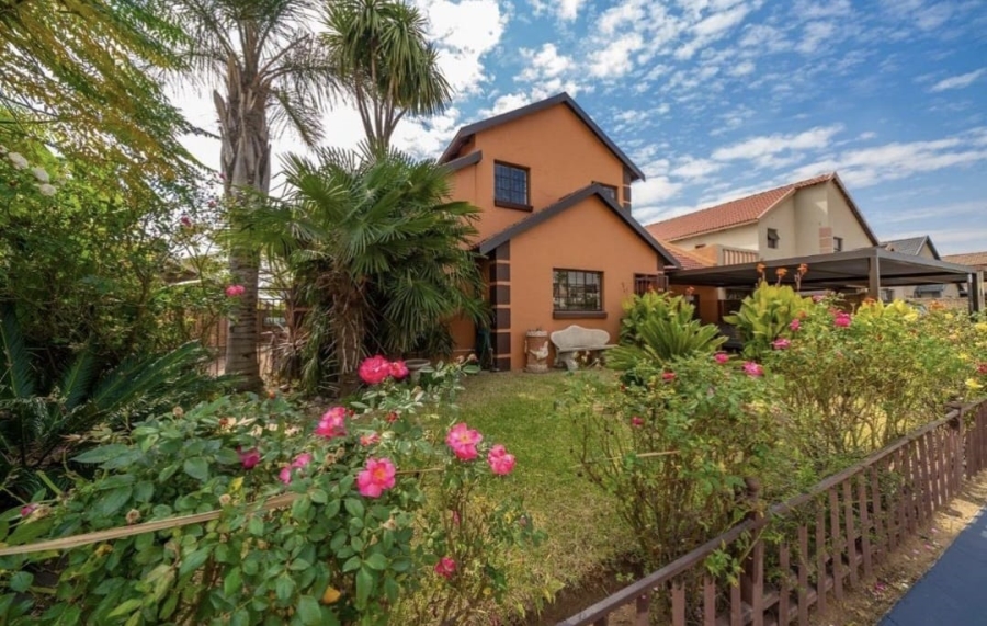 4 Bedroom Property for Sale in Sonneveld Gauteng