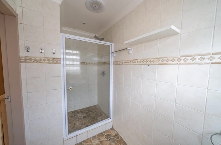 4 Bedroom Property for Sale in Sonneveld Gauteng