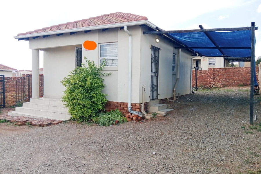 To Let 2 Bedroom Property for Rent in Glenway Estate Gauteng