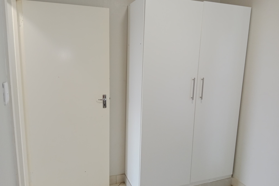 To Let 2 Bedroom Property for Rent in Glenway Estate Gauteng