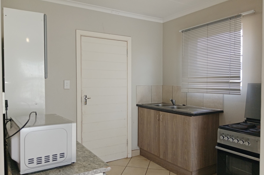 To Let 2 Bedroom Property for Rent in Glenway Estate Gauteng