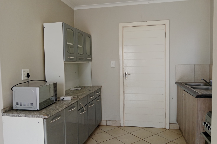 To Let 2 Bedroom Property for Rent in Glenway Estate Gauteng