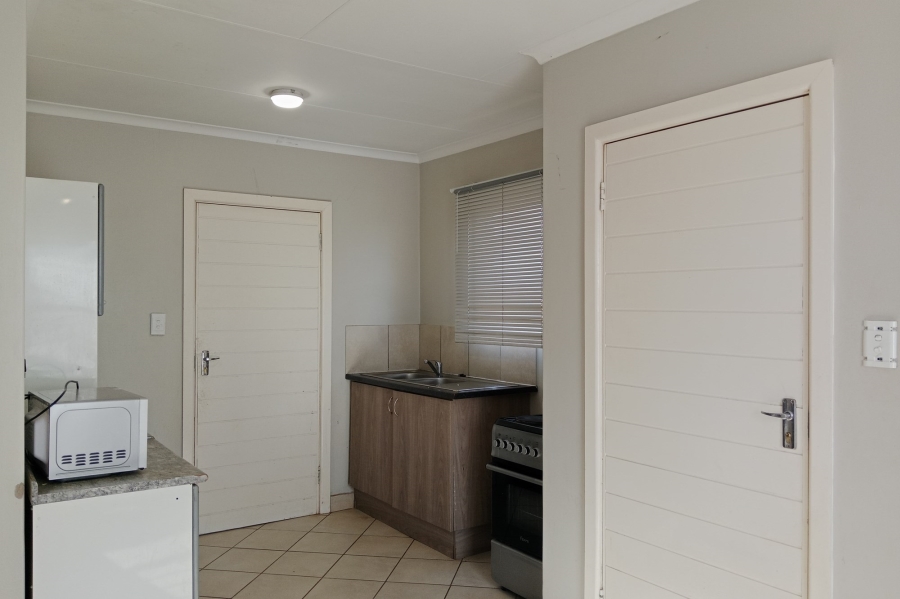 To Let 2 Bedroom Property for Rent in Glenway Estate Gauteng