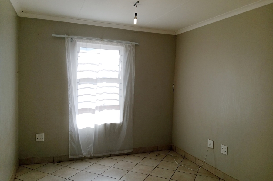 To Let 2 Bedroom Property for Rent in Glenway Estate Gauteng