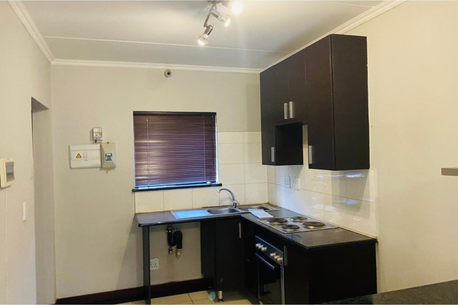To Let 2 Bedroom Property for Rent in Noordwyk Gauteng