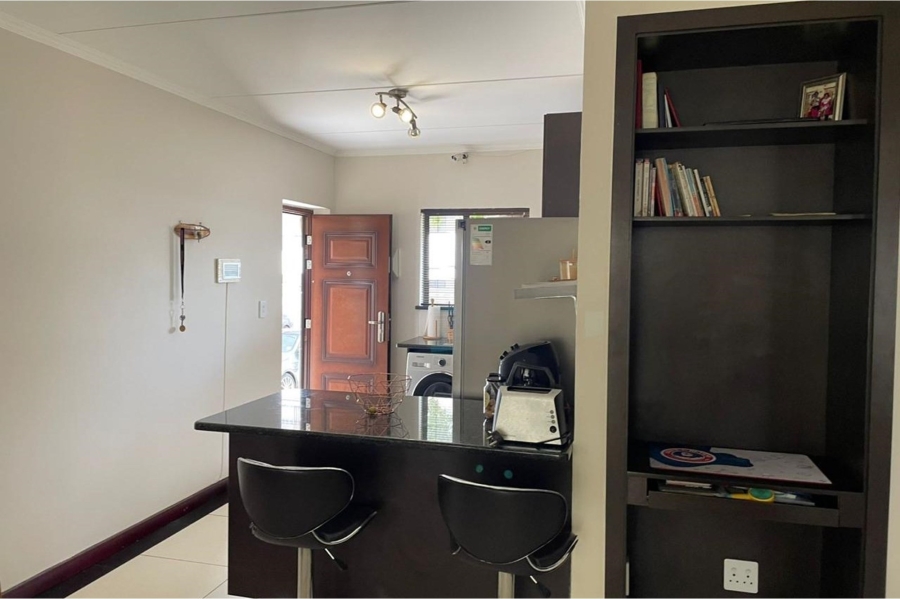 To Let 2 Bedroom Property for Rent in Noordwyk Gauteng